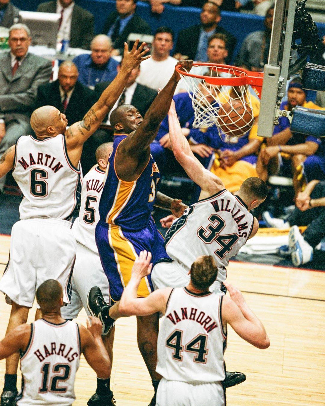 端的曲线向 端的曲线向